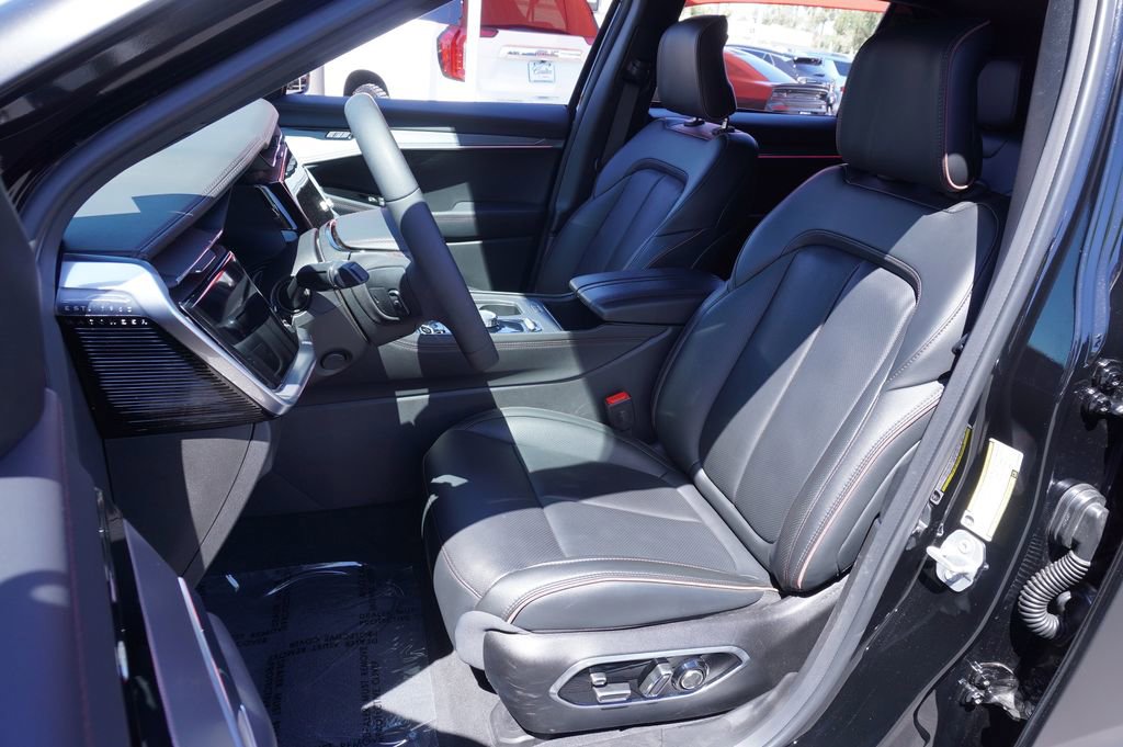 Used 2025 Jeep Wagoneer S Launch Edition image 14