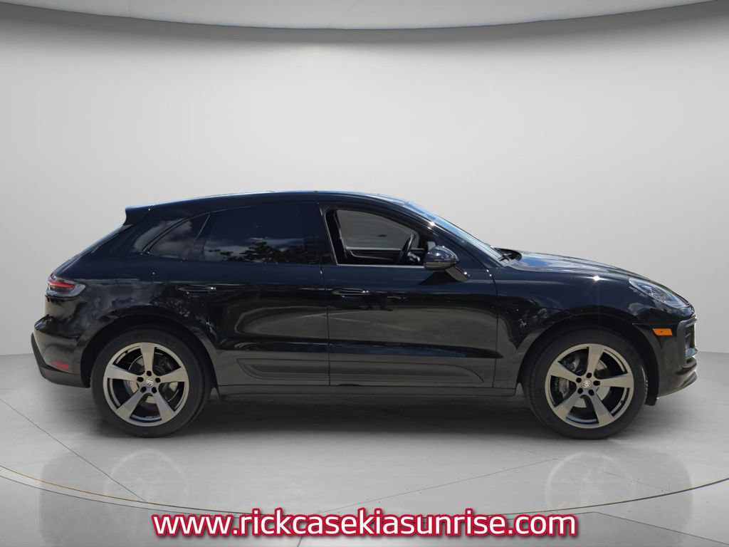 Used 2023 Porsche Macan Turbo AWD/4WD image 4