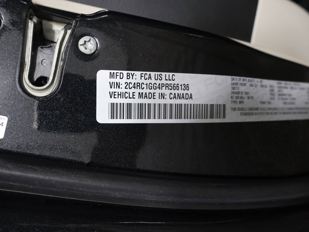 Used 2023 Chrysler Pacifica Limited image 53