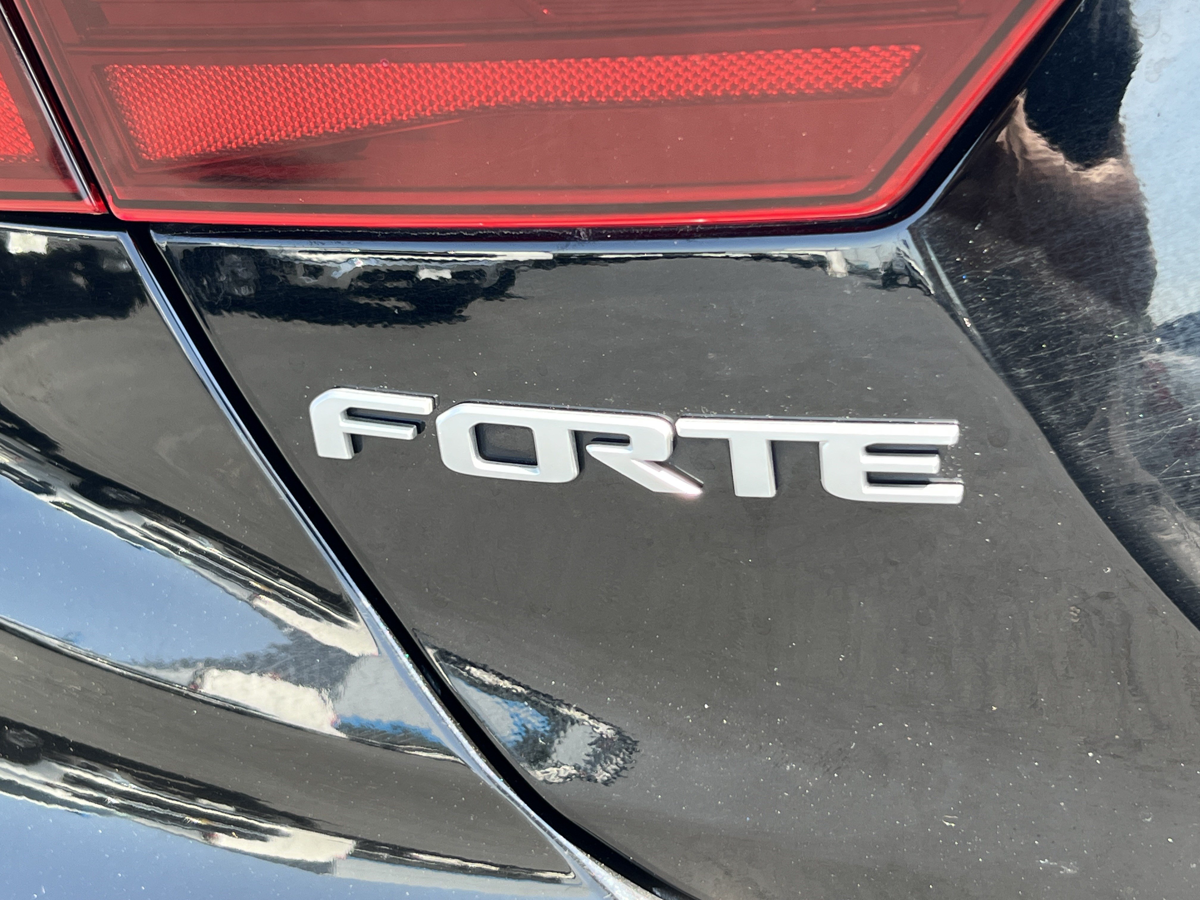 Used 2024 Kia Forte LXS FWD image 9