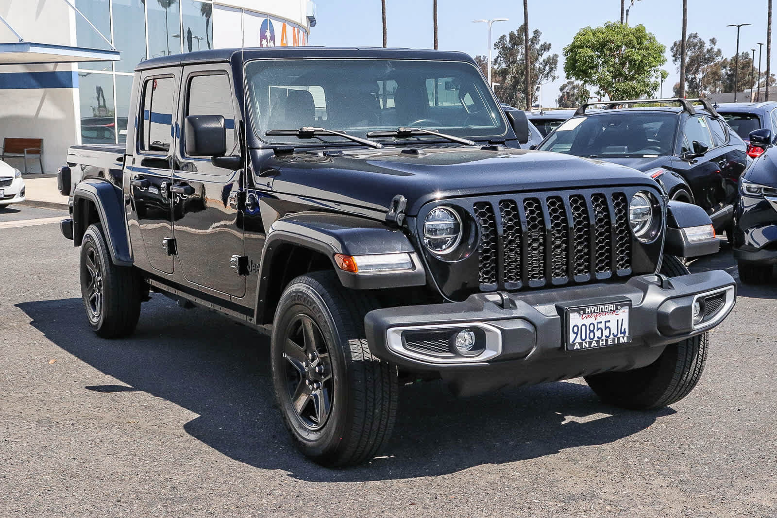 Used 2021 Jeep Gladiator Sport AWD/4WD image 3