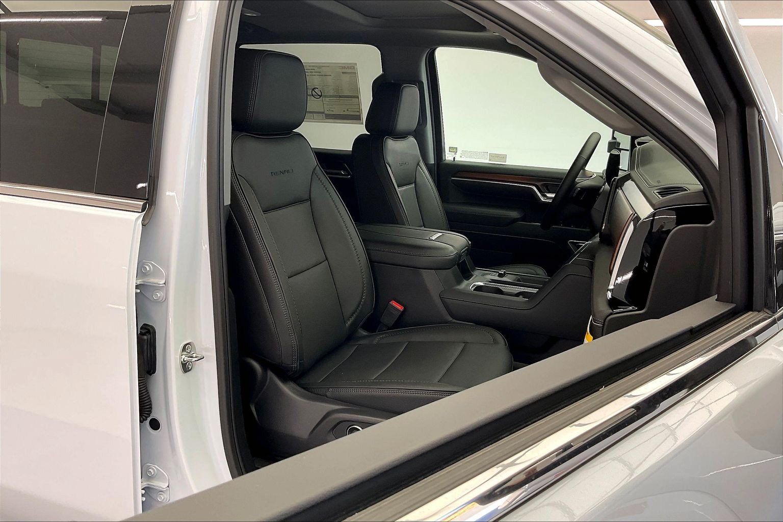 New 2026 GMC Sierra 2500 Denali w/ Denali Reserve Package AWD/4WD image 9