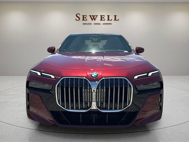 Certified 2025 BMW 760i xDrive w/ Premium Package AWD/4WD image 8