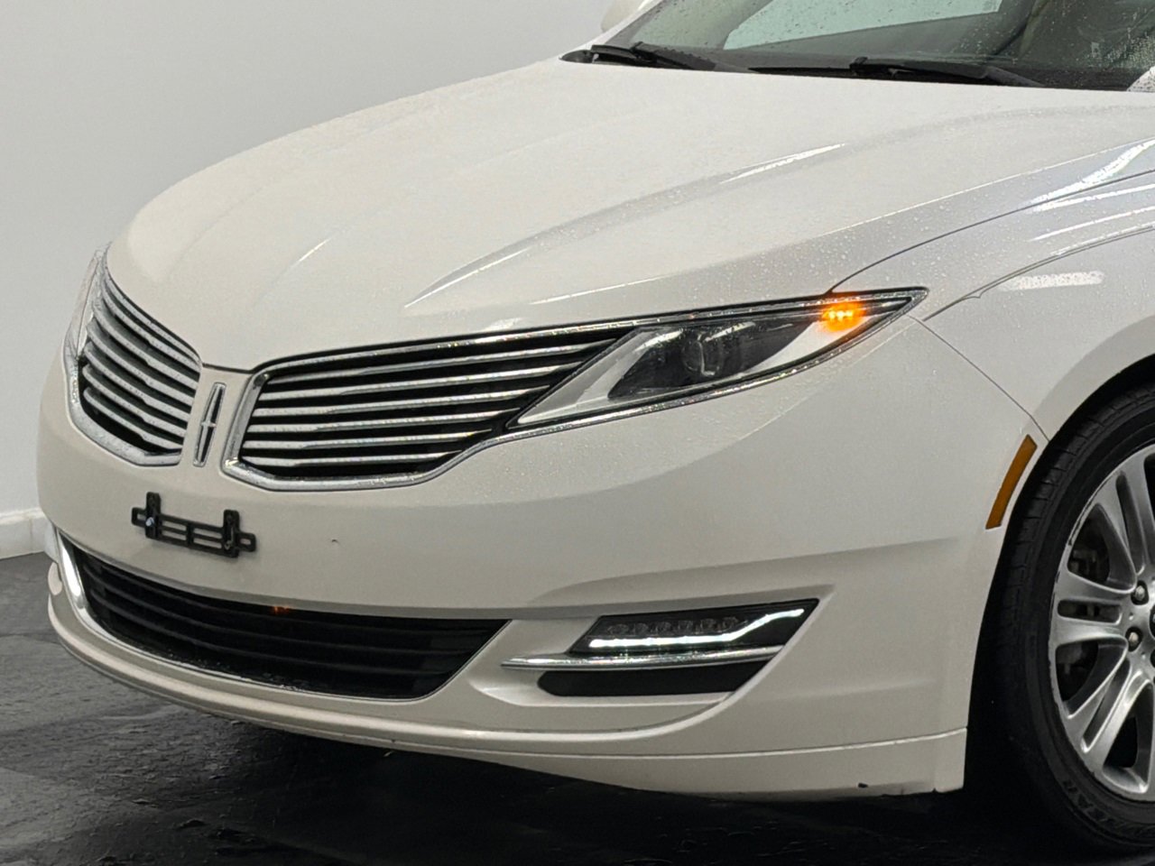 Used 2014 Lincoln MKZ Hybrid w/ Equipment Group 202A Reserve image 2