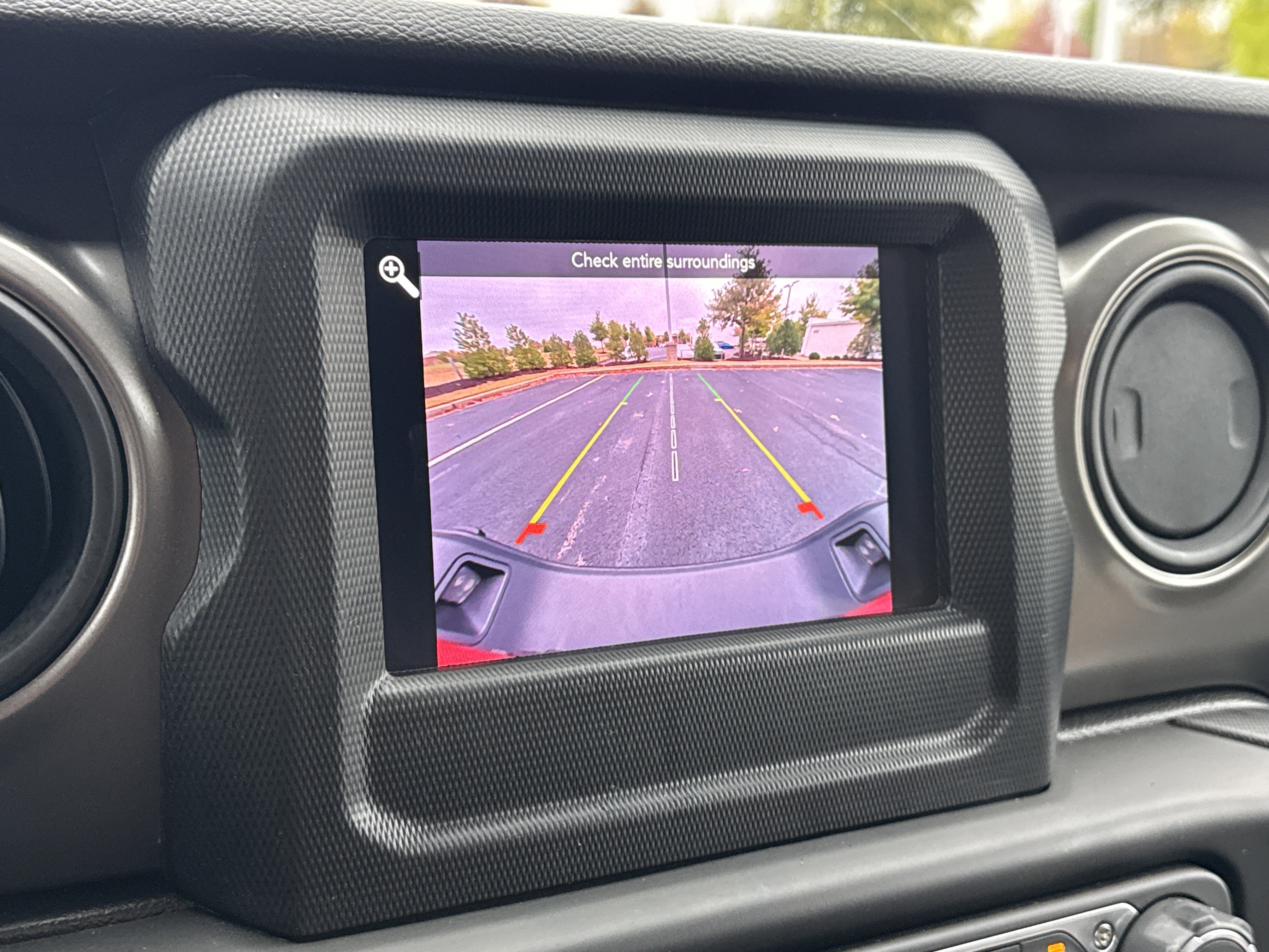 Used 2023 Jeep Gladiator Sport image 13