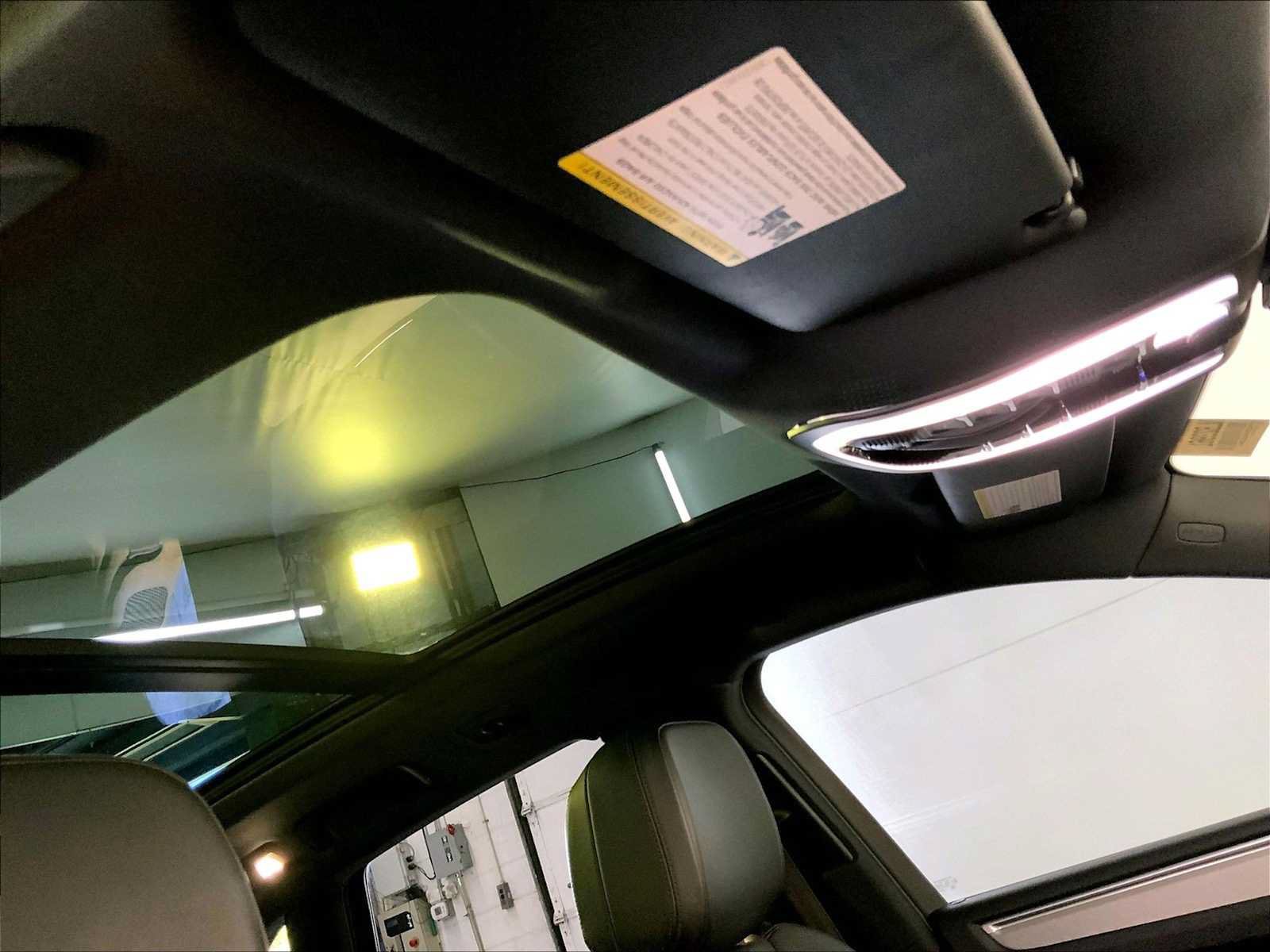 Certified 2022 Porsche Macan S AWD/4WD image 20