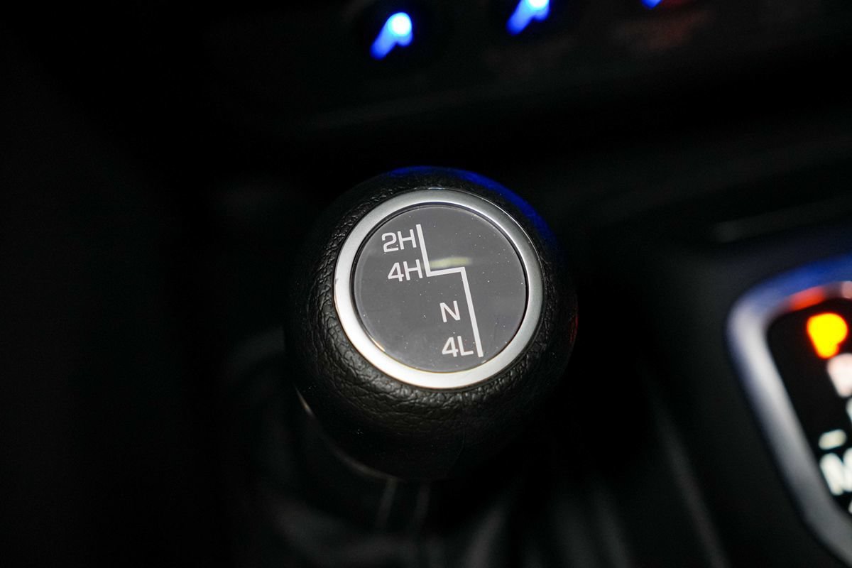 Used 2025 Jeep Wrangler Unlimited Sport AWD/4WD image 34