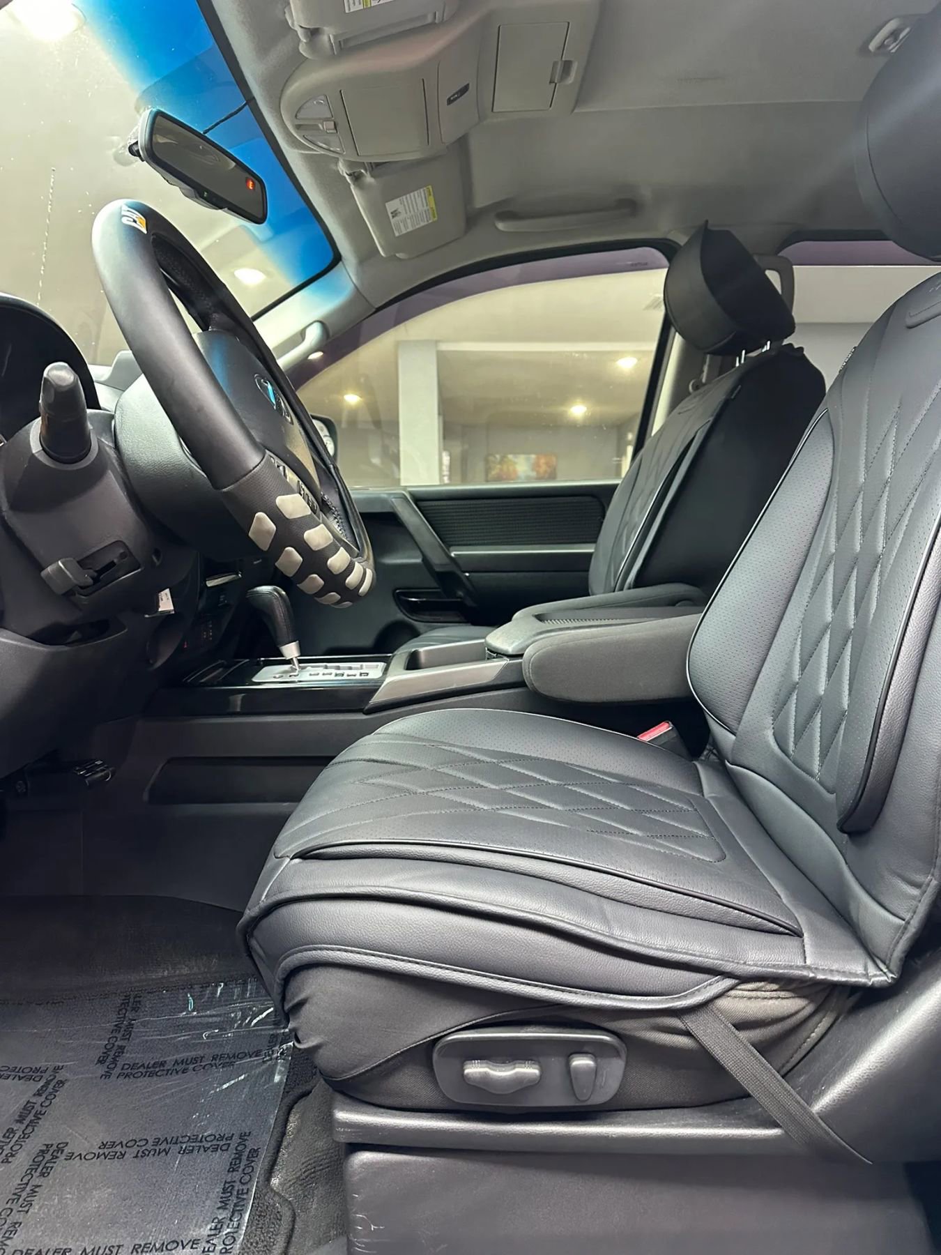 Used 2013 Nissan Titan SV w/ SV Value Truck Pkg RWD image 10