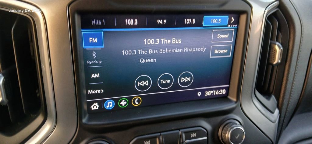 Used 2021 Chevrolet Silverado 1500 LT Trail Boss w/ Bed Protection Package image 13