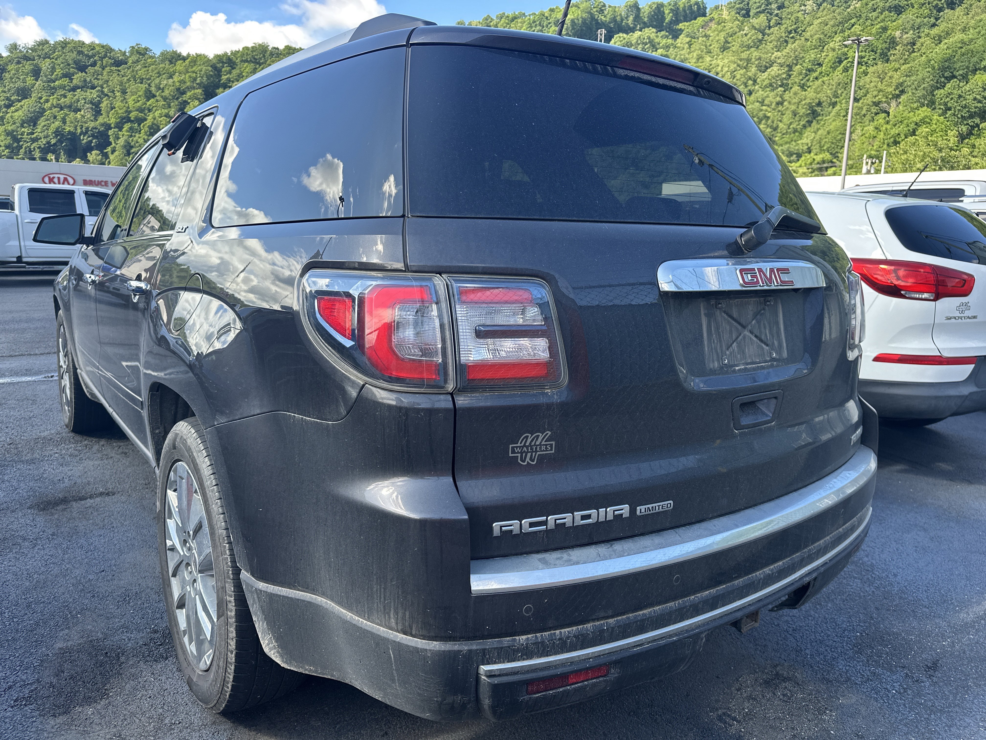 Used 2017 GMC Acadia Limited SLT AWD/4WD image 5