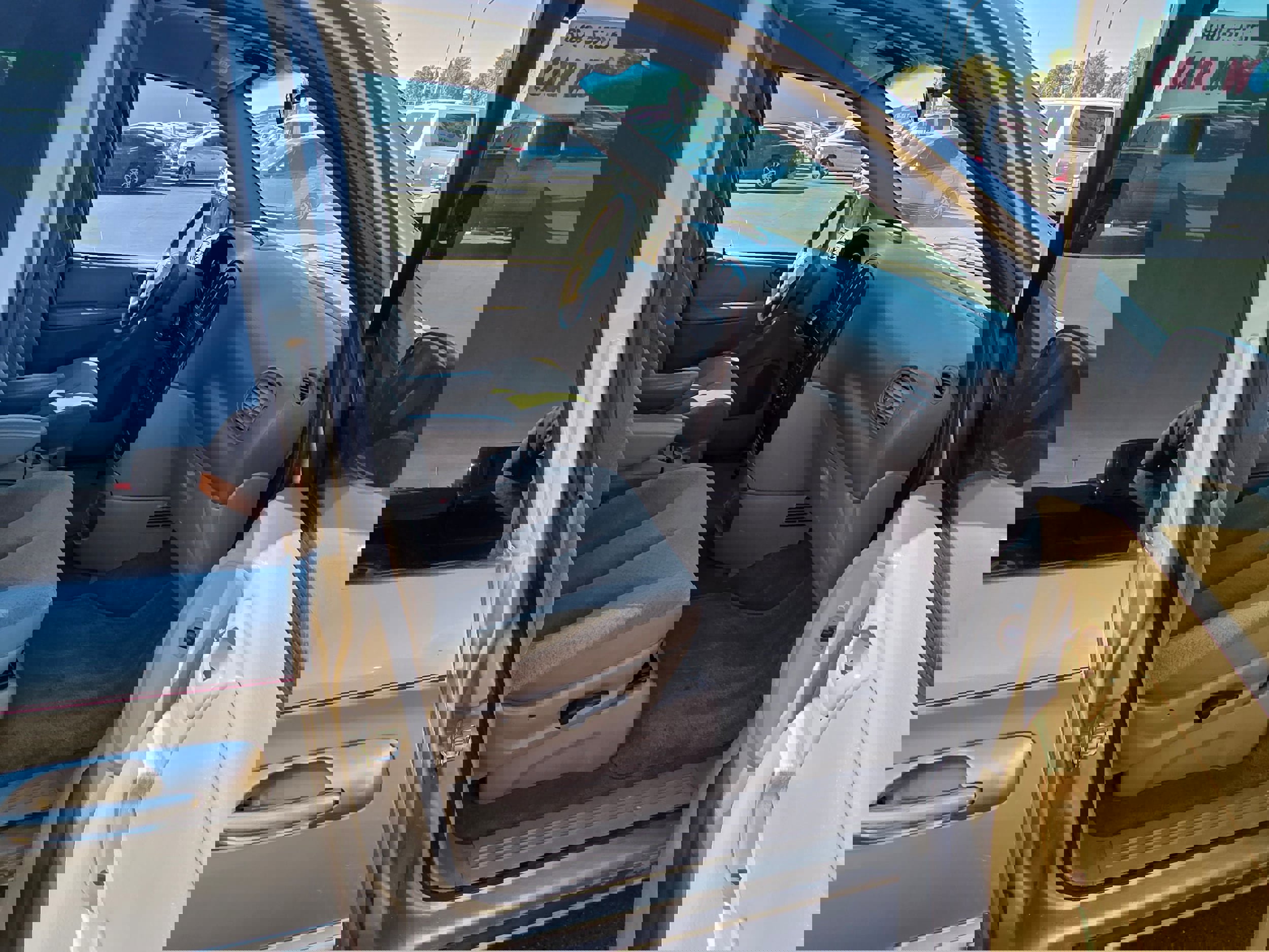 Used 2003 Chrysler Town & Country LX FWD image 27