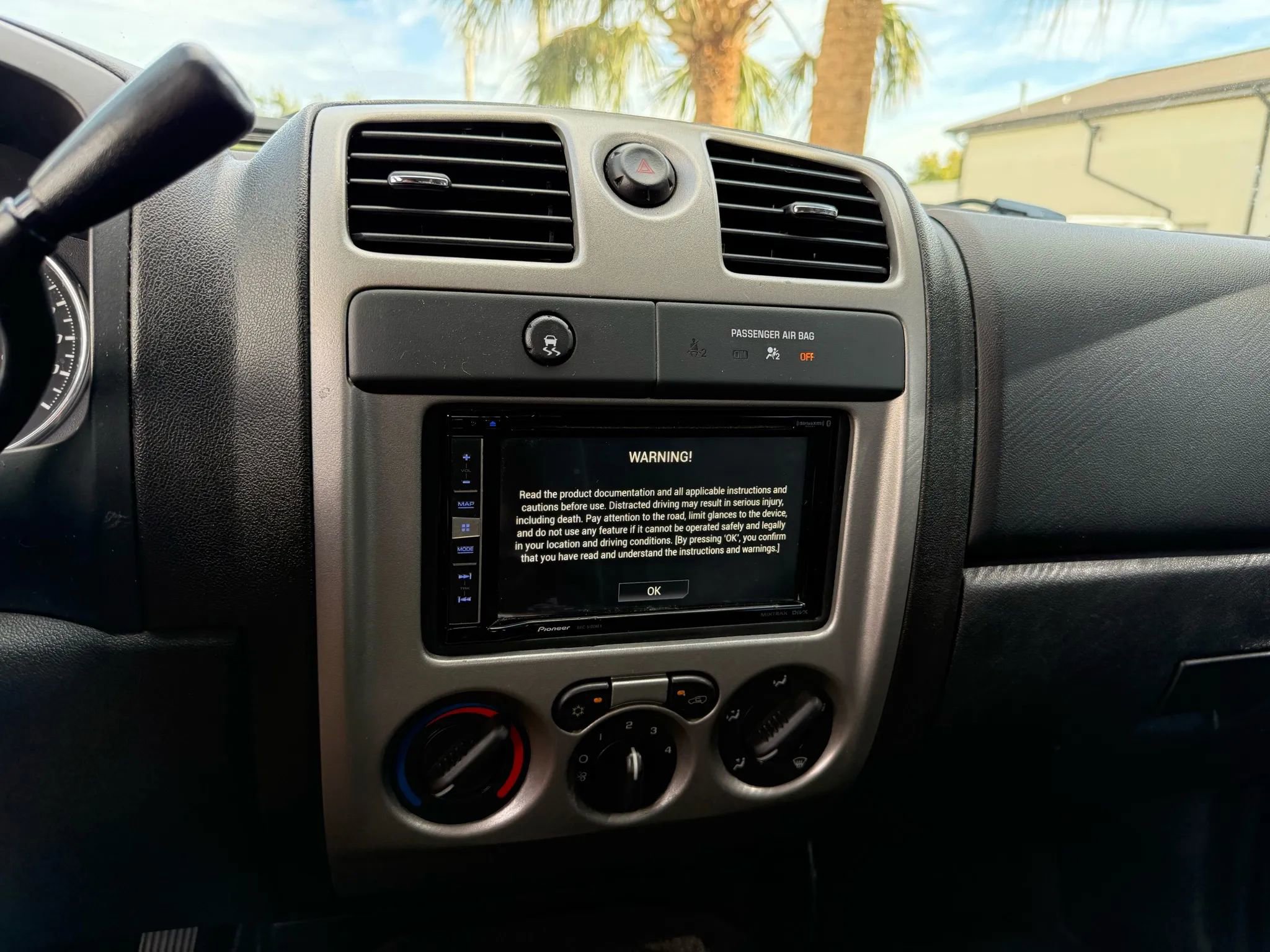 Used 2011 Chevrolet Colorado LT image 12