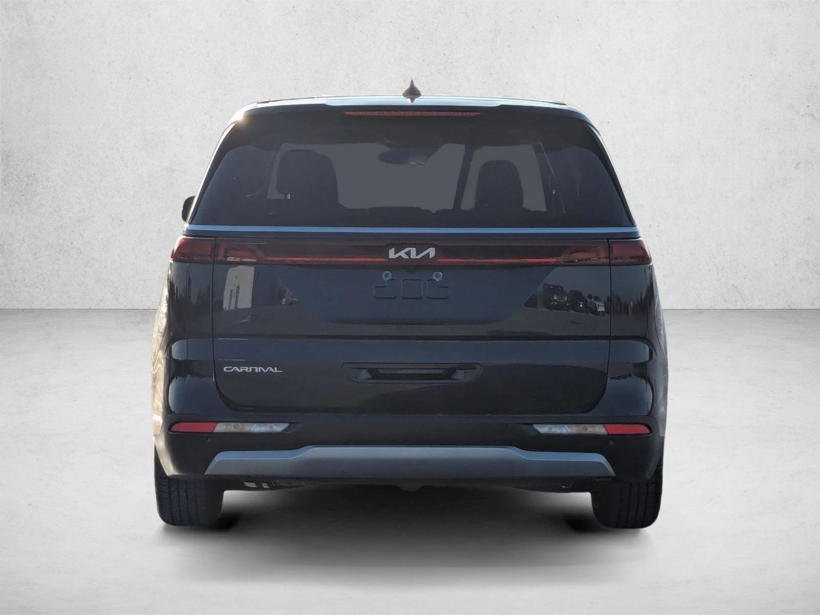 Used 2023 Kia Carnival LX FWD image 7