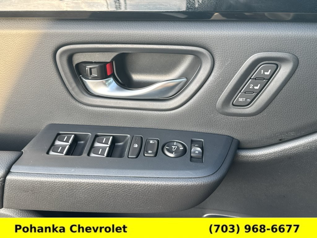 Used 2025 Honda Pilot Touring image 24