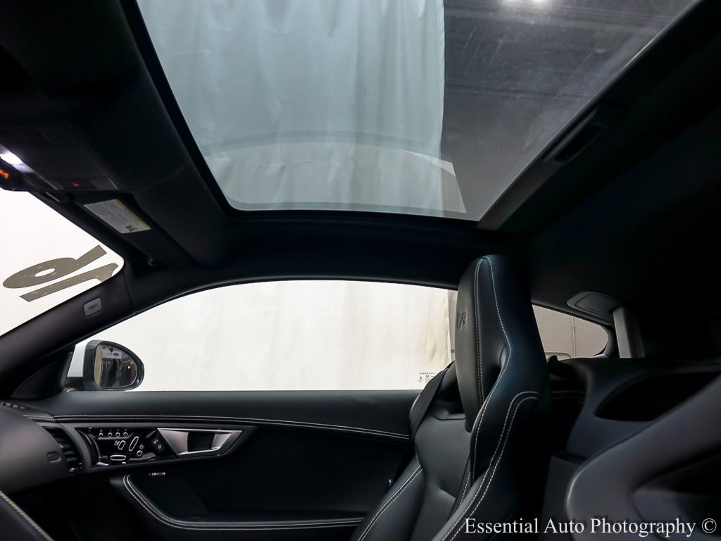 Used 2016 Jaguar F-TYPE R image 11