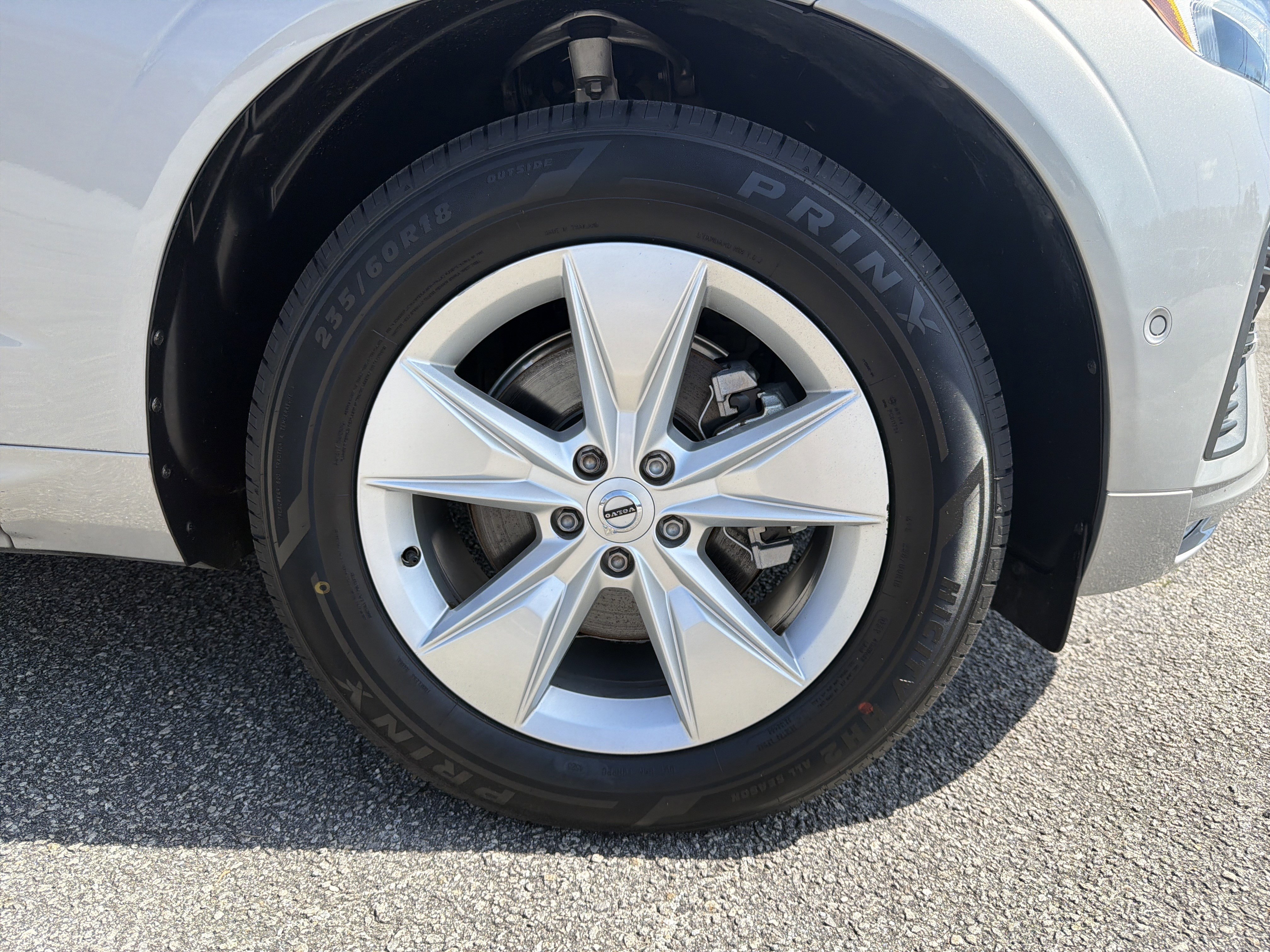 Used 2022 Volvo XC60 B5 Momentum image 15