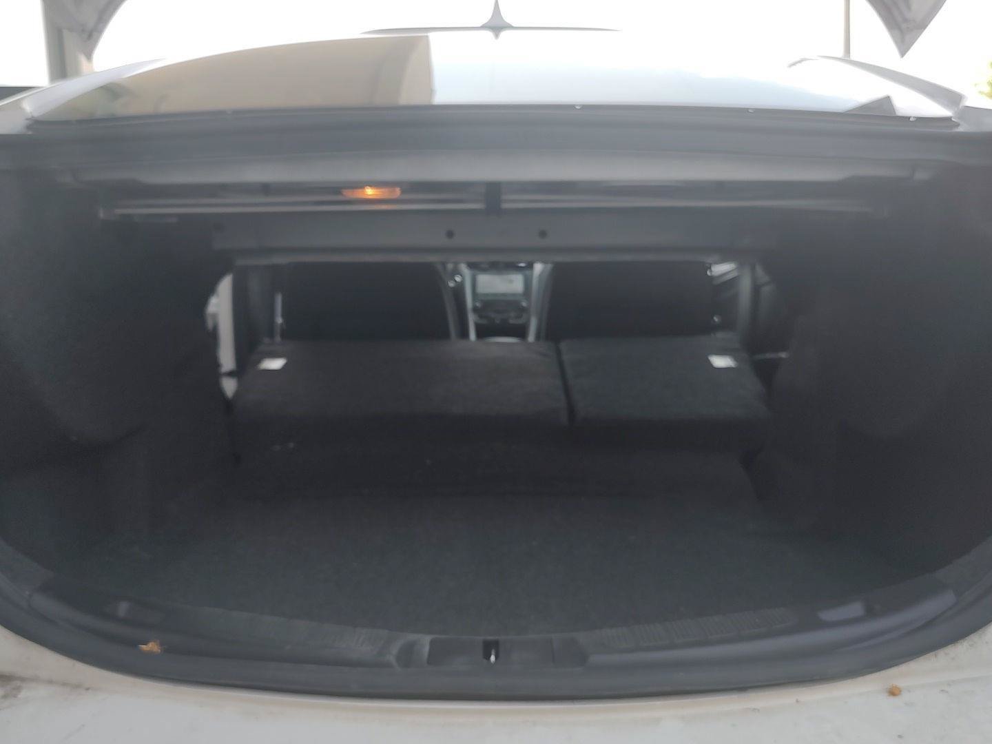 Used 2020 Ford Fusion SE FWD image 19