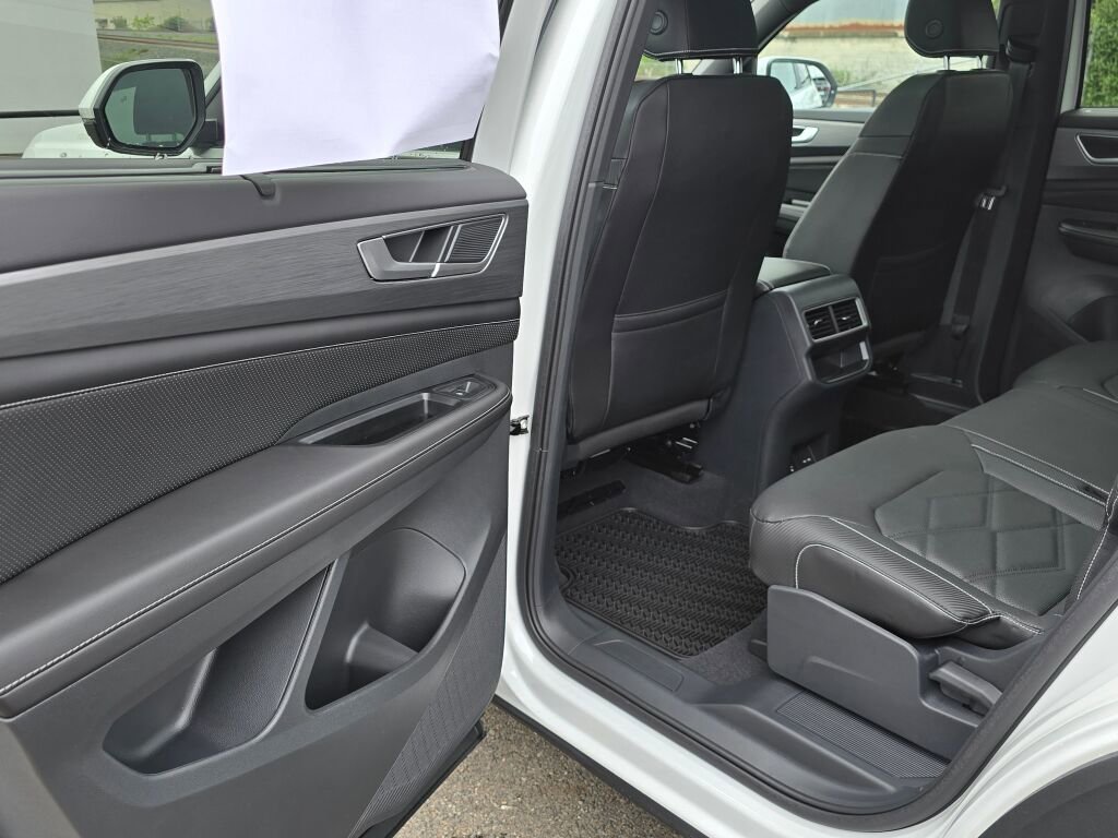 New 2026 Volkswagen Atlas Cross Sport SE AWD/4WD image 33
