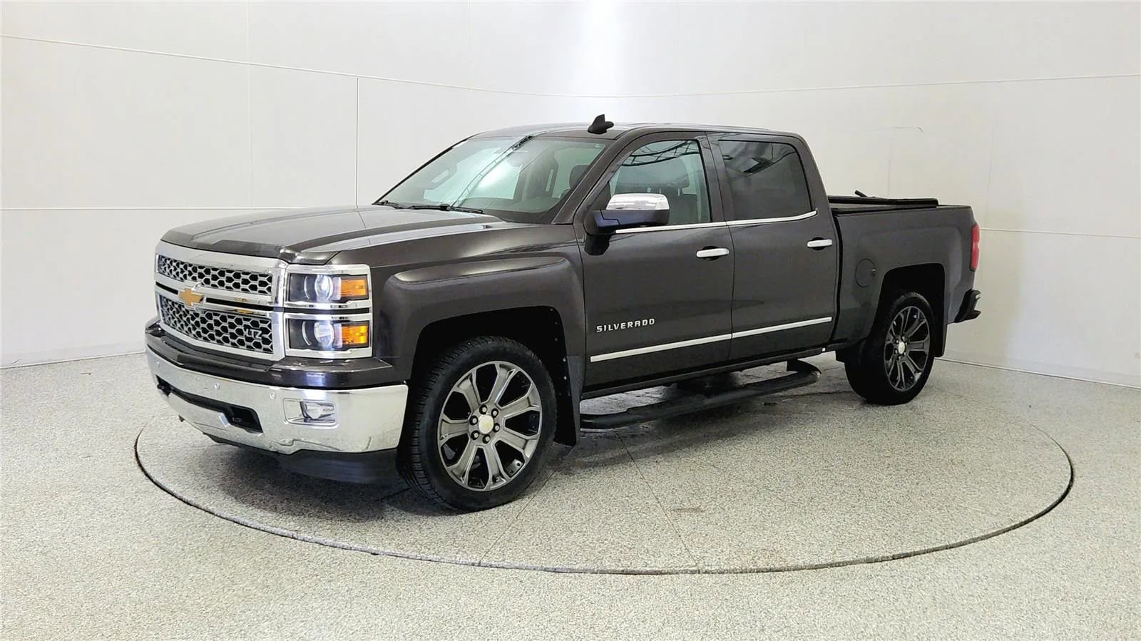 Used 2015 Chevrolet Silverado 1500 LTZ w/ LTZ Plus Package AWD/4WD image 3