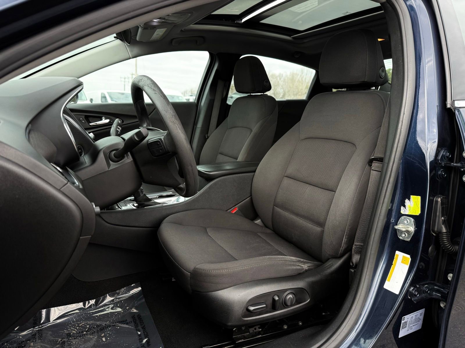 Used 2021 Chevrolet Malibu LT image 15