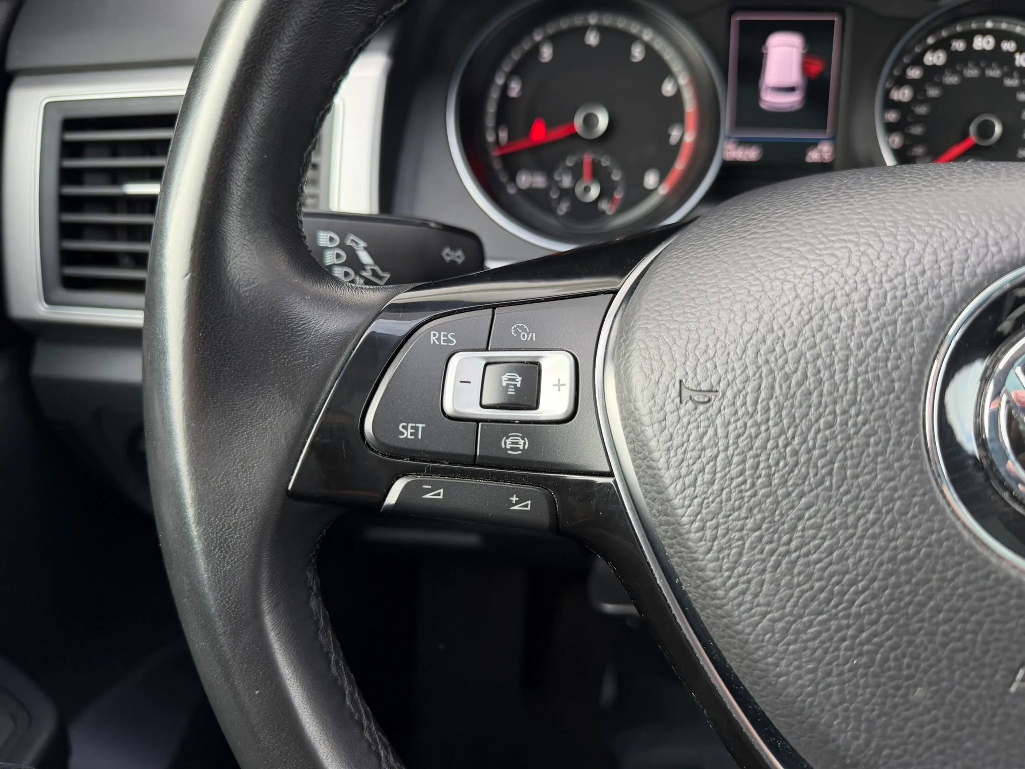 Used 2019 Volkswagen Atlas SE w/ Panoramic Sunroof Package image 28