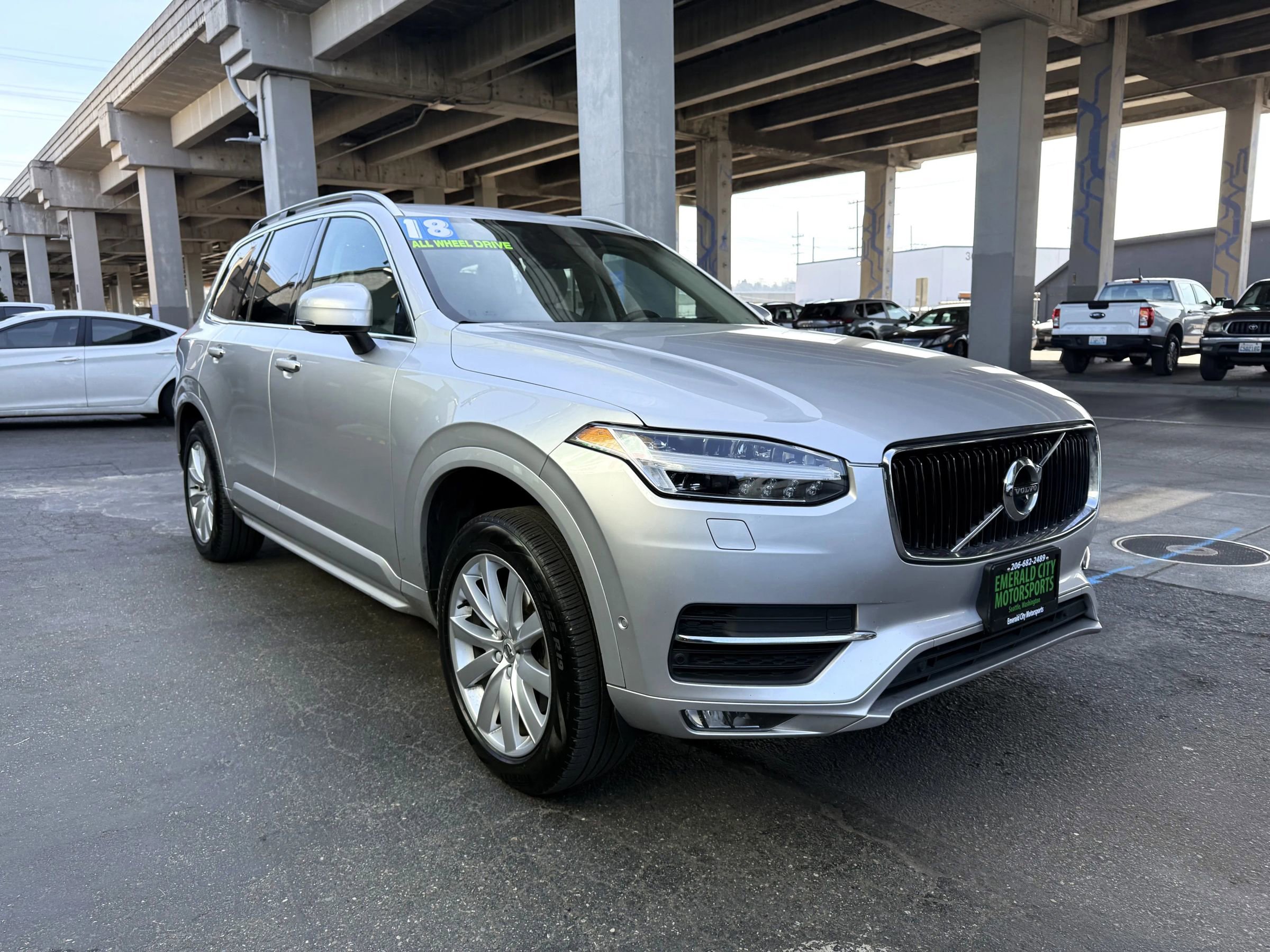 Used 2018 Volvo XC90 T6 Momentum w/ Convenience Package image 3