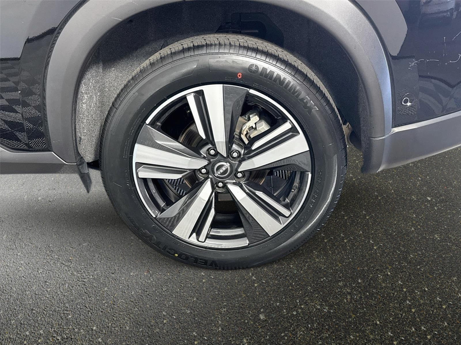 Certified 2024 Nissan Rogue SL FWD image 32