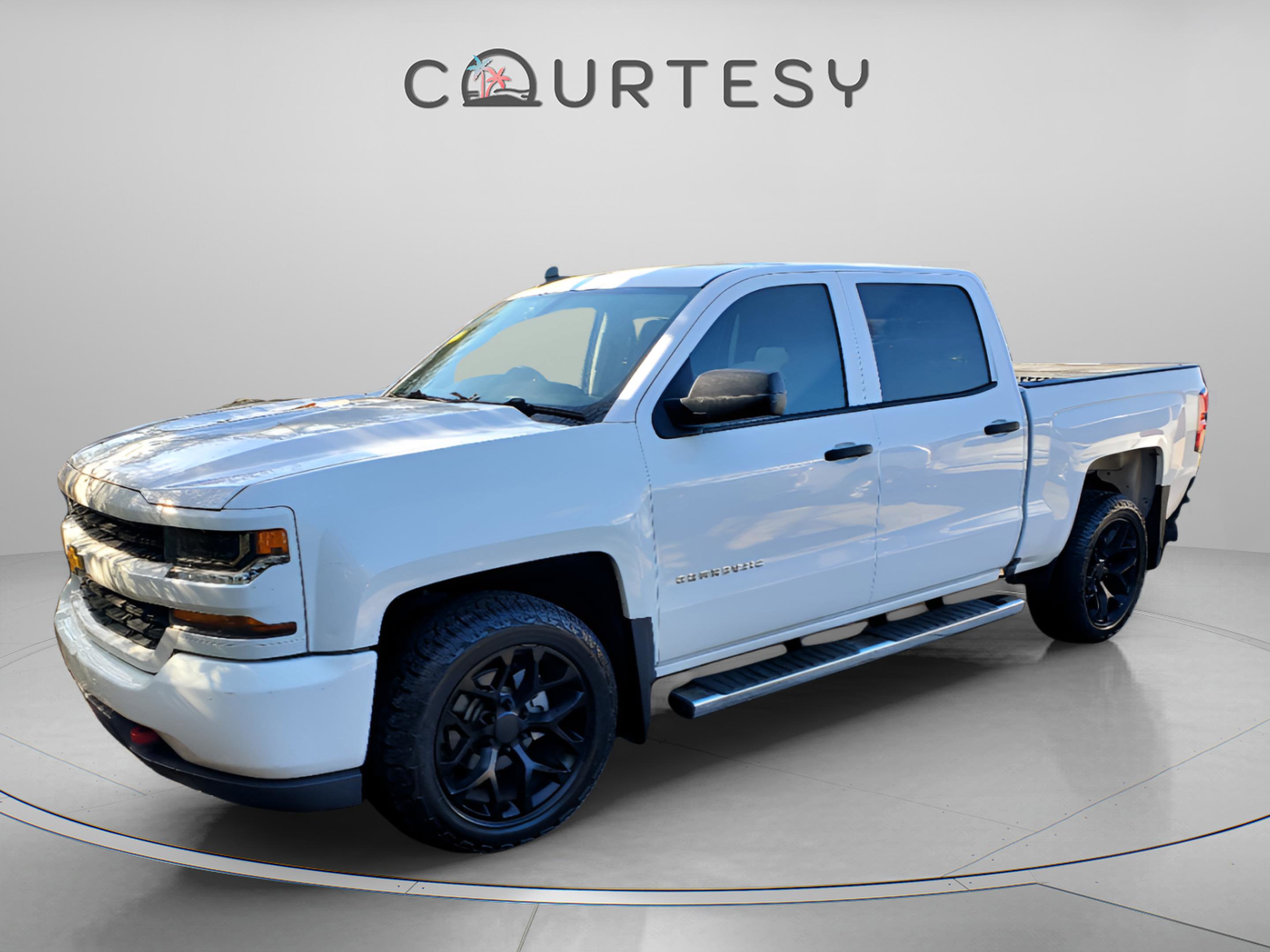 Used 2018 Chevrolet Silverado 1500 Custom w/ Custom Value Package RWD image 1