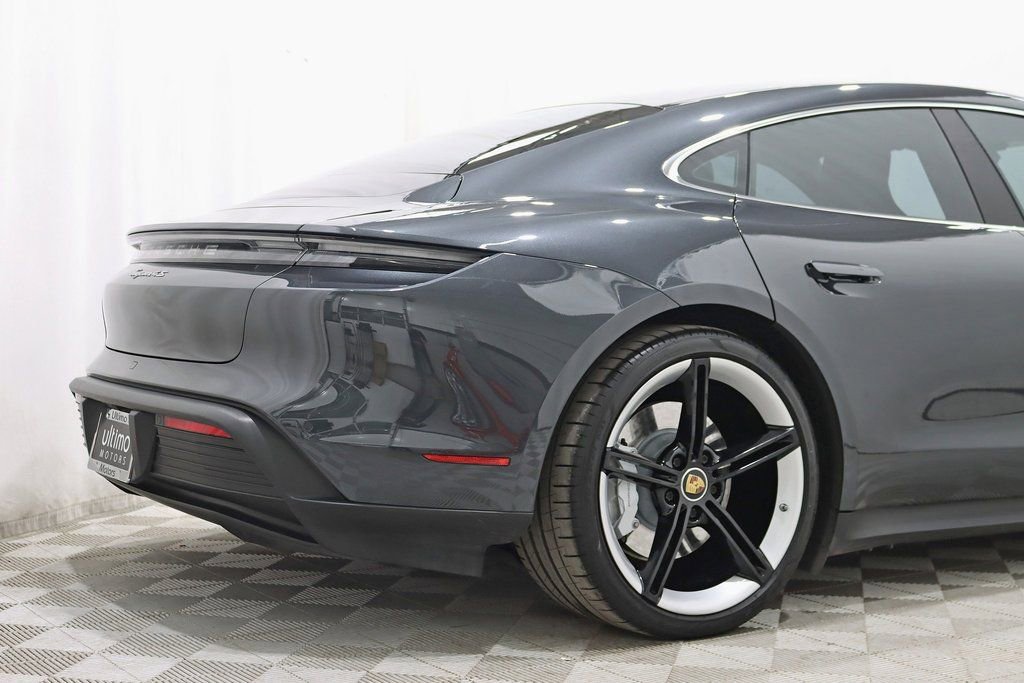 Used 2022 Porsche Taycan 4S image 10