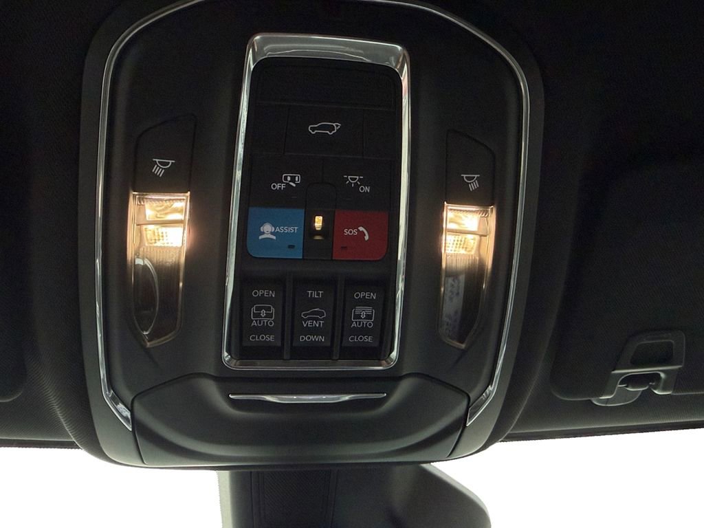 Used 2024 Jeep Grand Cherokee L Limited w/ Luxury Tech Group II image 15