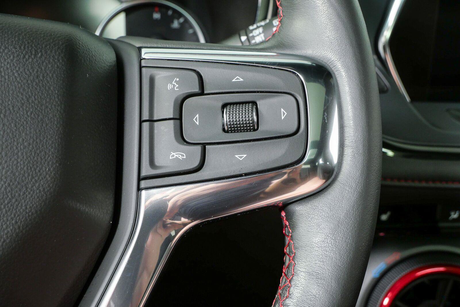 Used 2022 Chevrolet Blazer RS w/ Enhanced Convenience Package FWD image 12