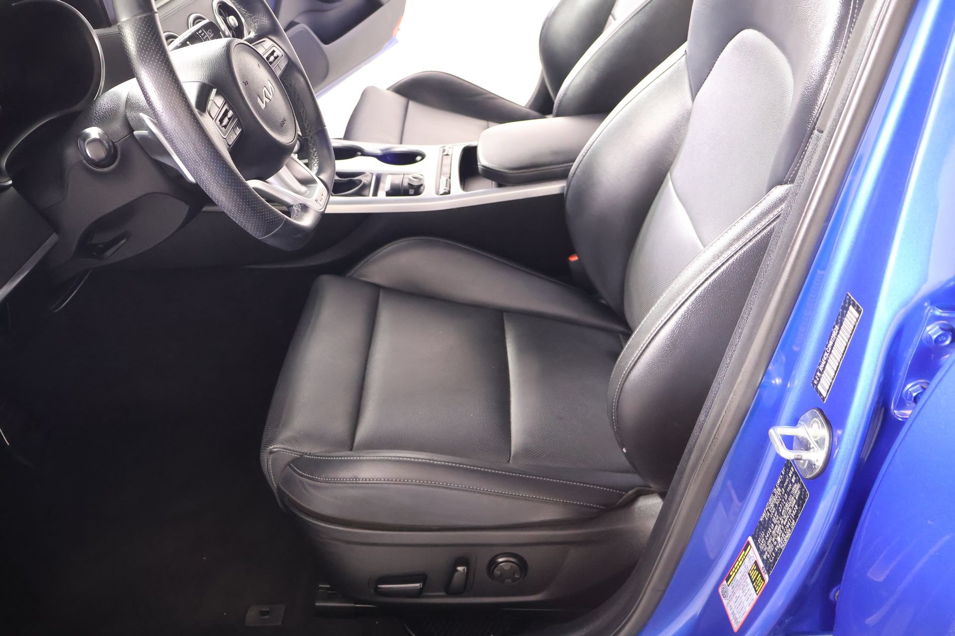 Used 2022 Kia Stinger GT1 RWD image 12