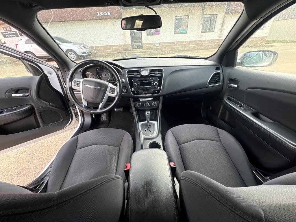 Used 2013 Chrysler 200 Touring w/ S Exterior Appearance Pkg image 13