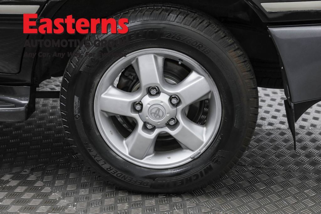 Used 2005 Toyota Land Cruiser AWD/4WD image 36