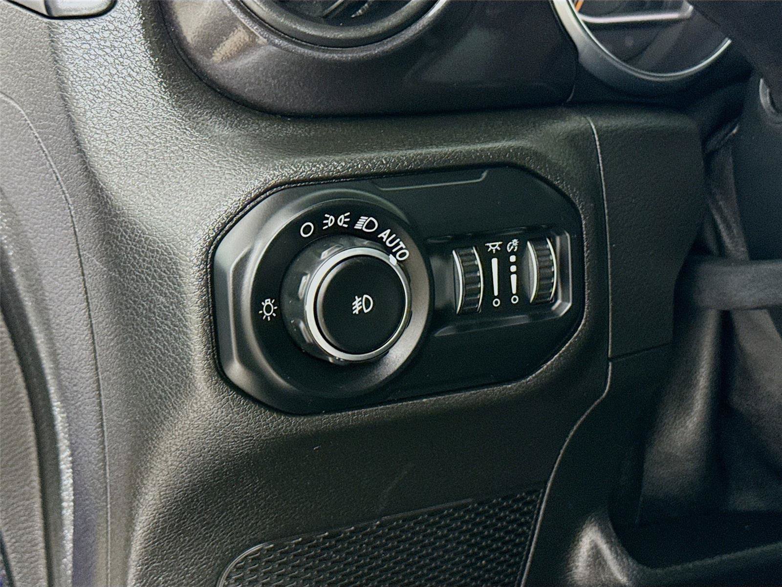 Used 2020 Jeep Wrangler Unlimited Sport AWD/4WD image 14