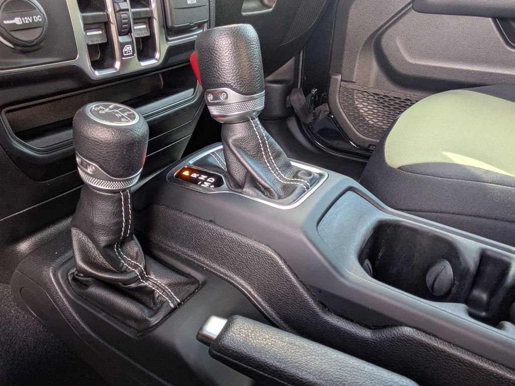 Used 2022 Jeep Wrangler Unlimited Sahara image 20