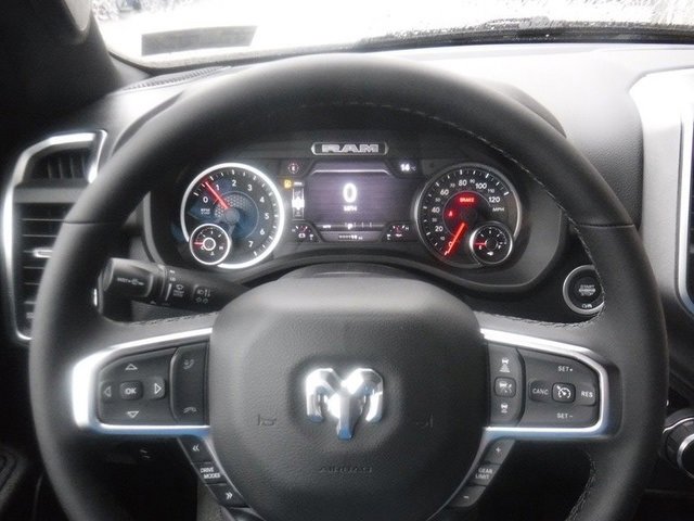 New 2026 RAM 1500 4x4 Crew Cab image 33