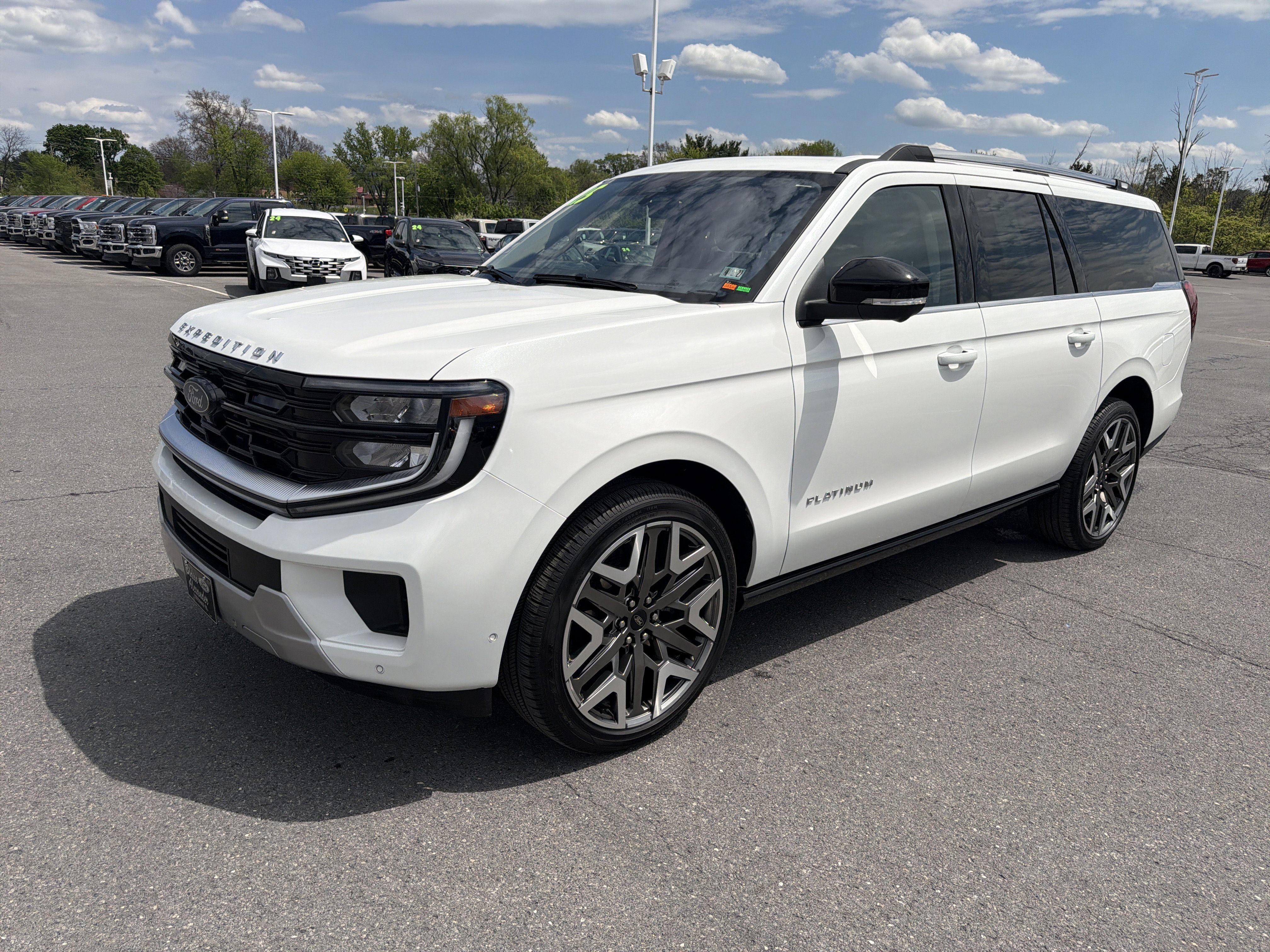 Used 2025 Ford Expedition Max Platinum w/ Platinum Ultimate Package AWD/4WD image 8