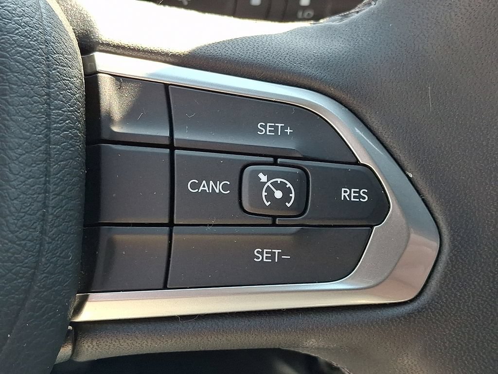 Used 2025 Jeep Compass Latitude AWD/4WD image 24
