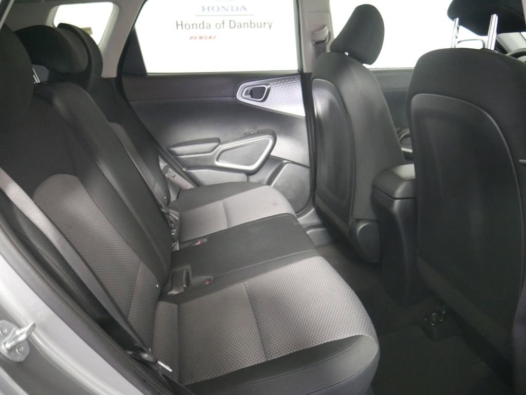 Used 2023 Kia Soul LX w/ LX Technology Package FWD image 9