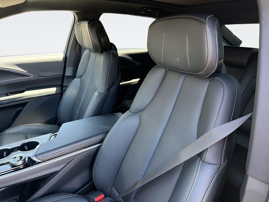Certified 2024 Cadillac Lyriq Luxury RWD image 22