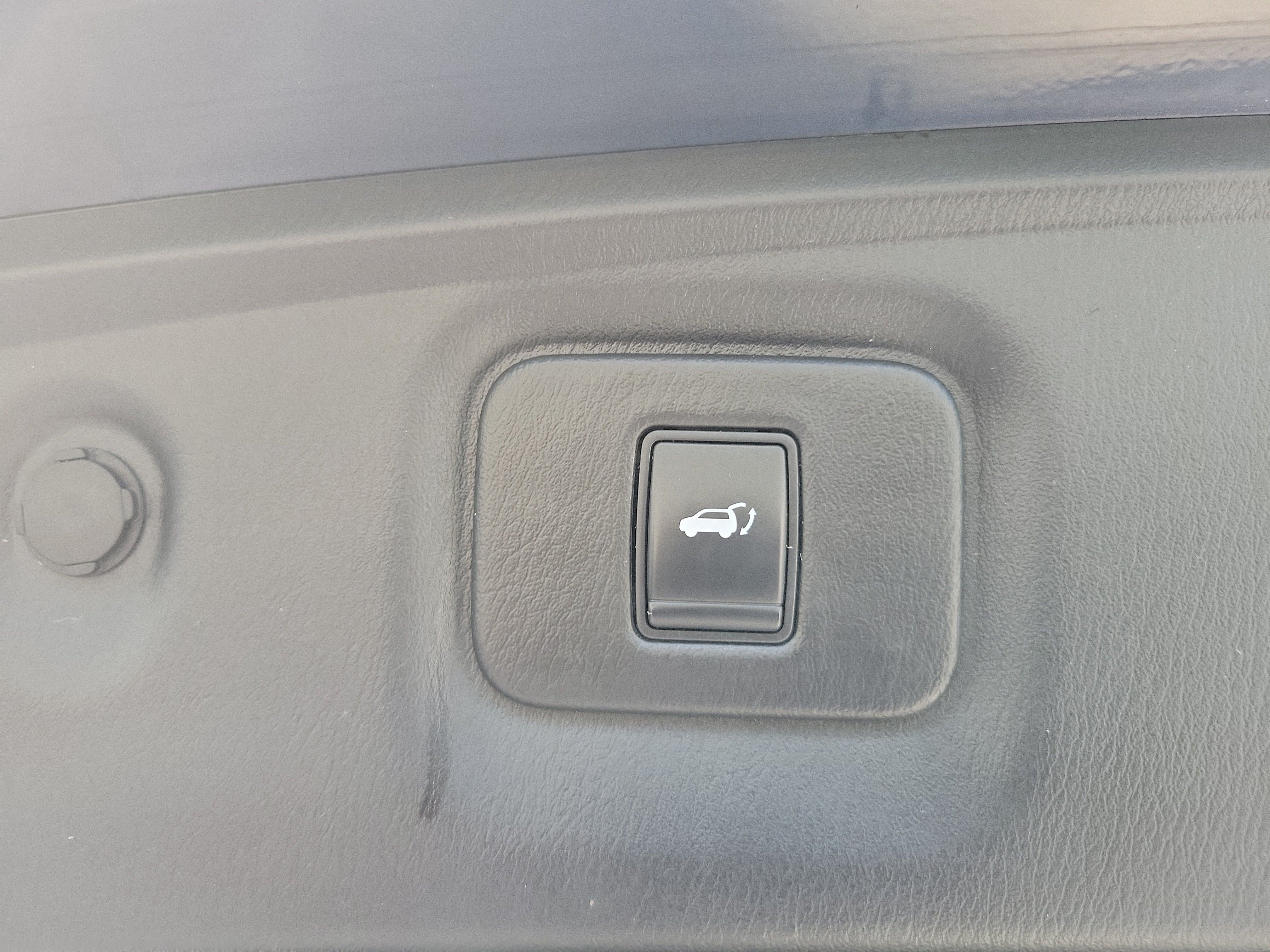 Used 2020 INFINITI QX60 Luxe w/ Essential Package FWD image 11