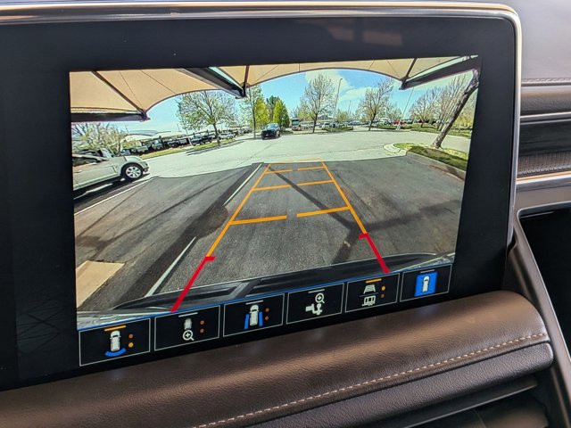 Used 2022 GMC Yukon SLT w/ SLT Premium Package AWD/4WD image 14