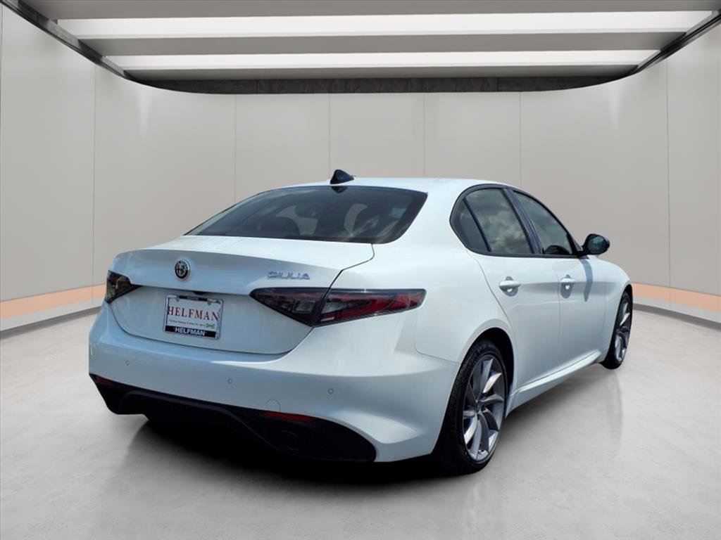 New 2025 Alfa Romeo Giulia image 7