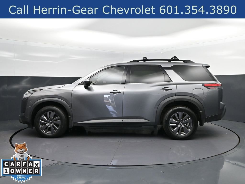 Used 2022 Nissan Pathfinder SV image 4