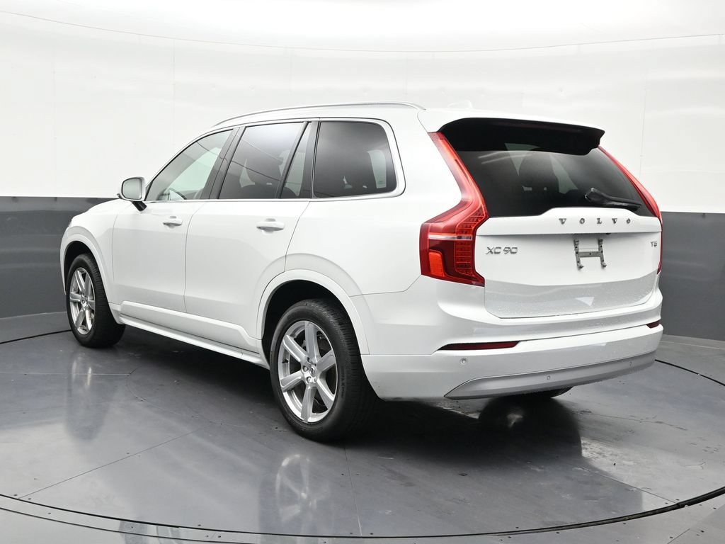Certified 2022 Volvo XC90 T5 Momentum FWD image 3