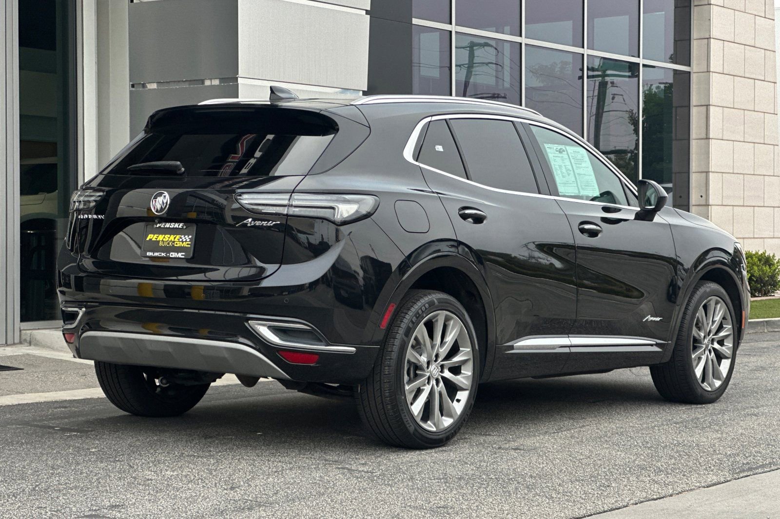Used 2022 Buick Envision Avenir w/ Safety Package image 4