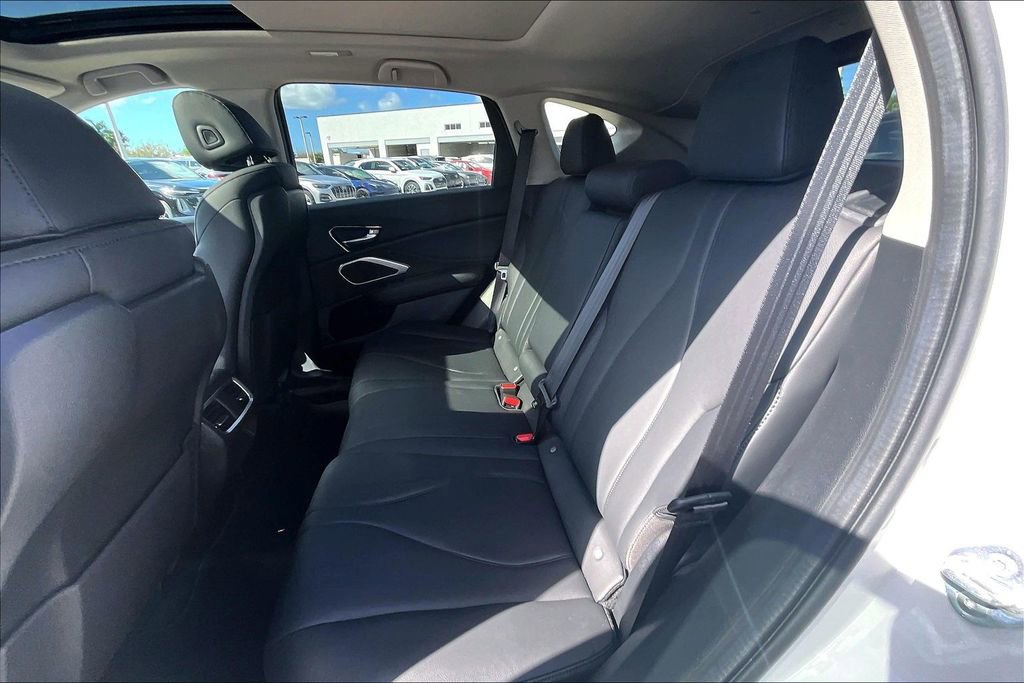 Used 2024 Acura RDX SH-AWD image 17