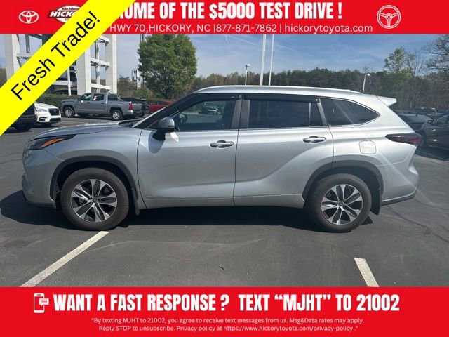 Used 2025 Toyota Highlander XLE image 6