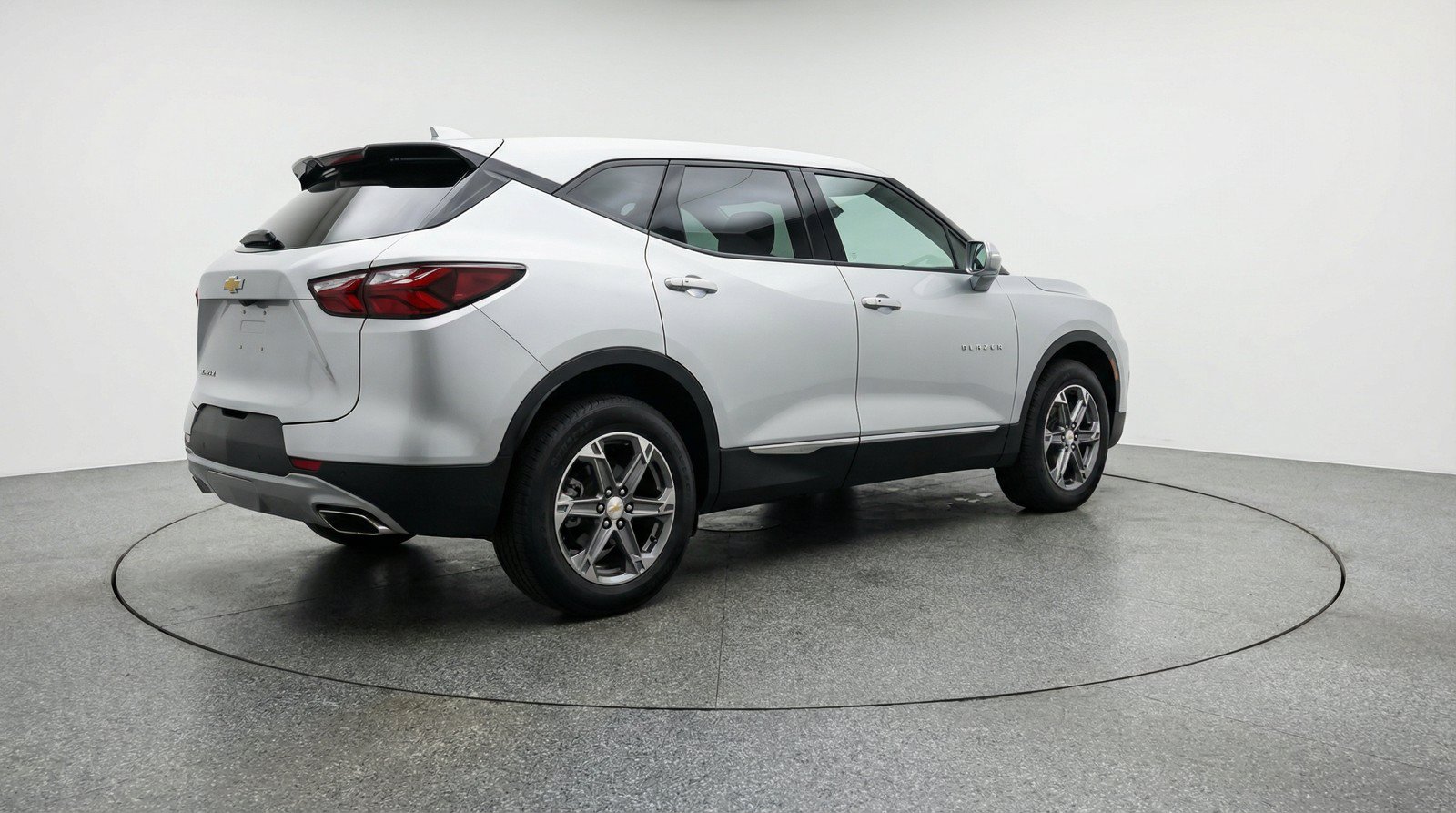 Used 2025 Chevrolet Blazer LT FWD image 9